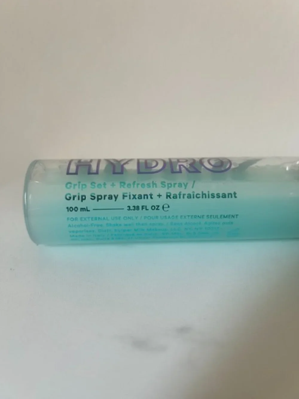 MILK Hydro Grip Set + Refresh Spray
